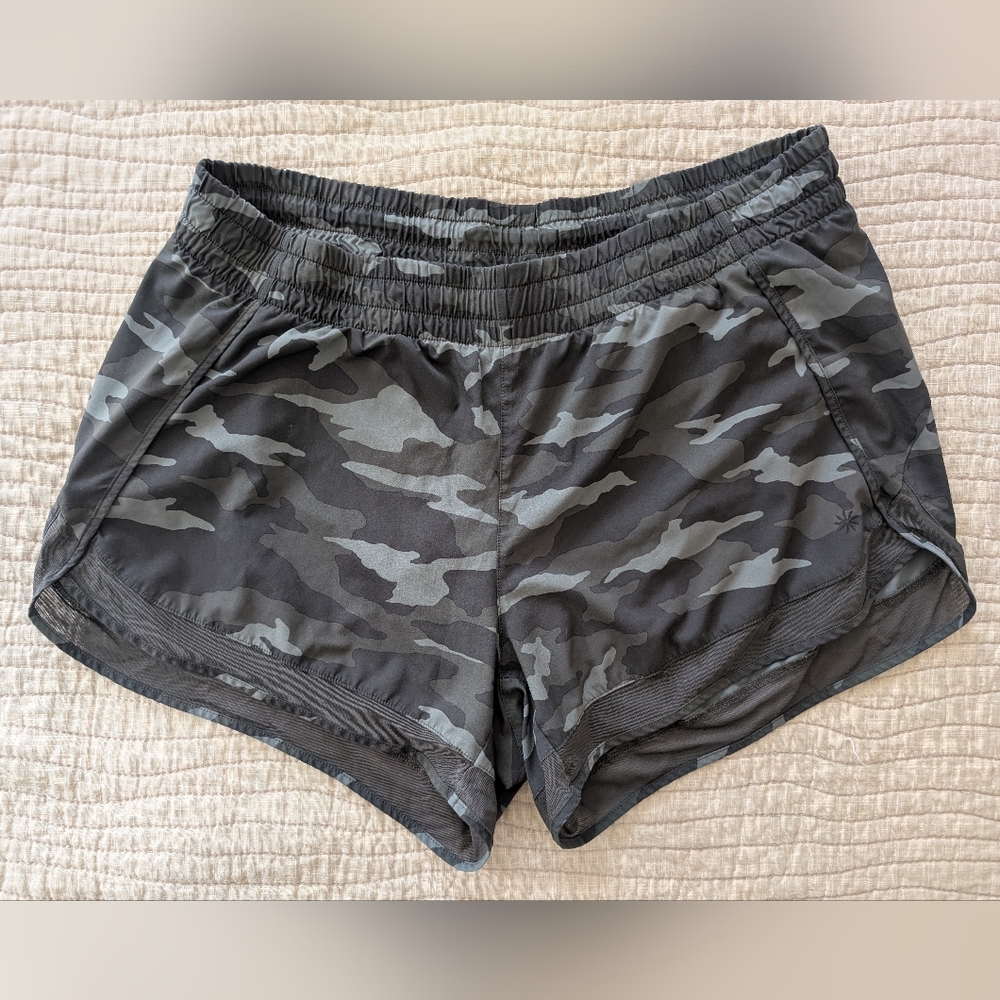 Athleta Women's Green Camouflage 4'' Mesh Racer Run Shorts (L)